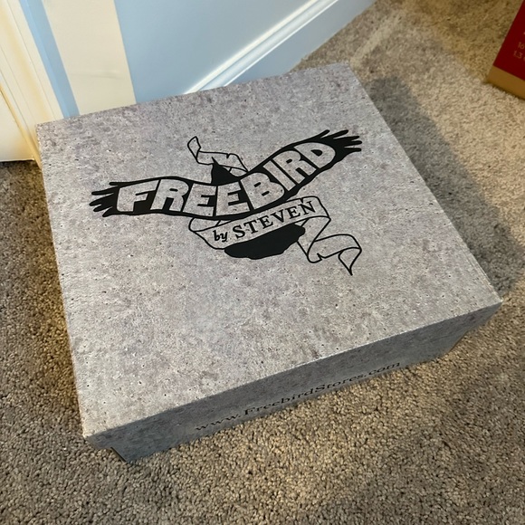 Freebird by Steven, Joey, Stone Croco, size 6 - Picture 2 of 8